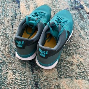 Blue Nike airs that are used